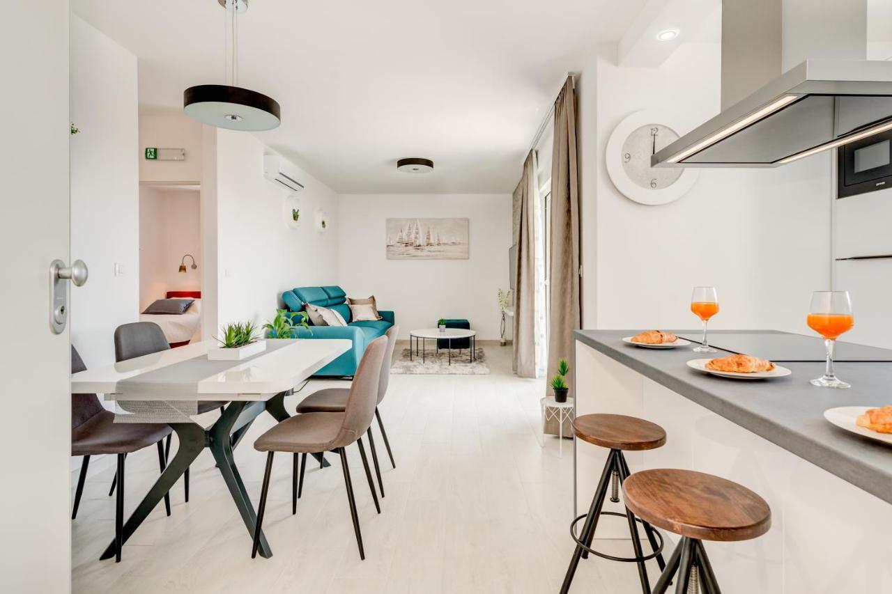 Modern 4* Luxury Apartment In Center Trogir Bagian luar foto