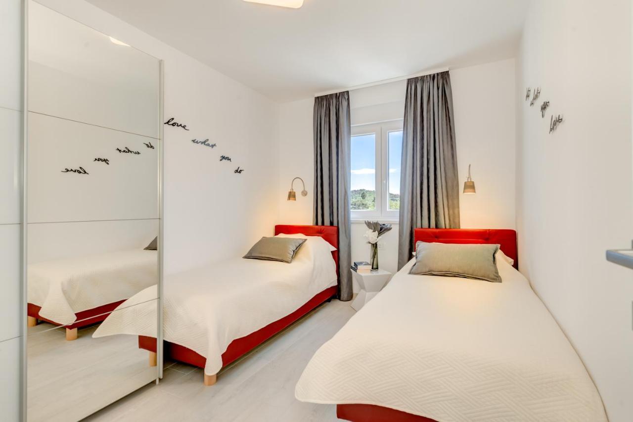 Modern 4* Luxury Apartment In Center Trogir Bagian luar foto